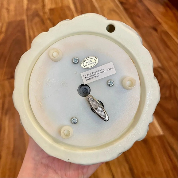 Vintage Palm Tree 2000 Santa Clause Music Figurine We Wish You A Merry Christmas - Picture 8 of 9